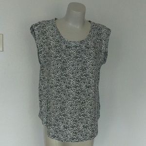 Velvet Heart Tops - Dotted animal print top Velvet Heart Tops - Dotted animal print top